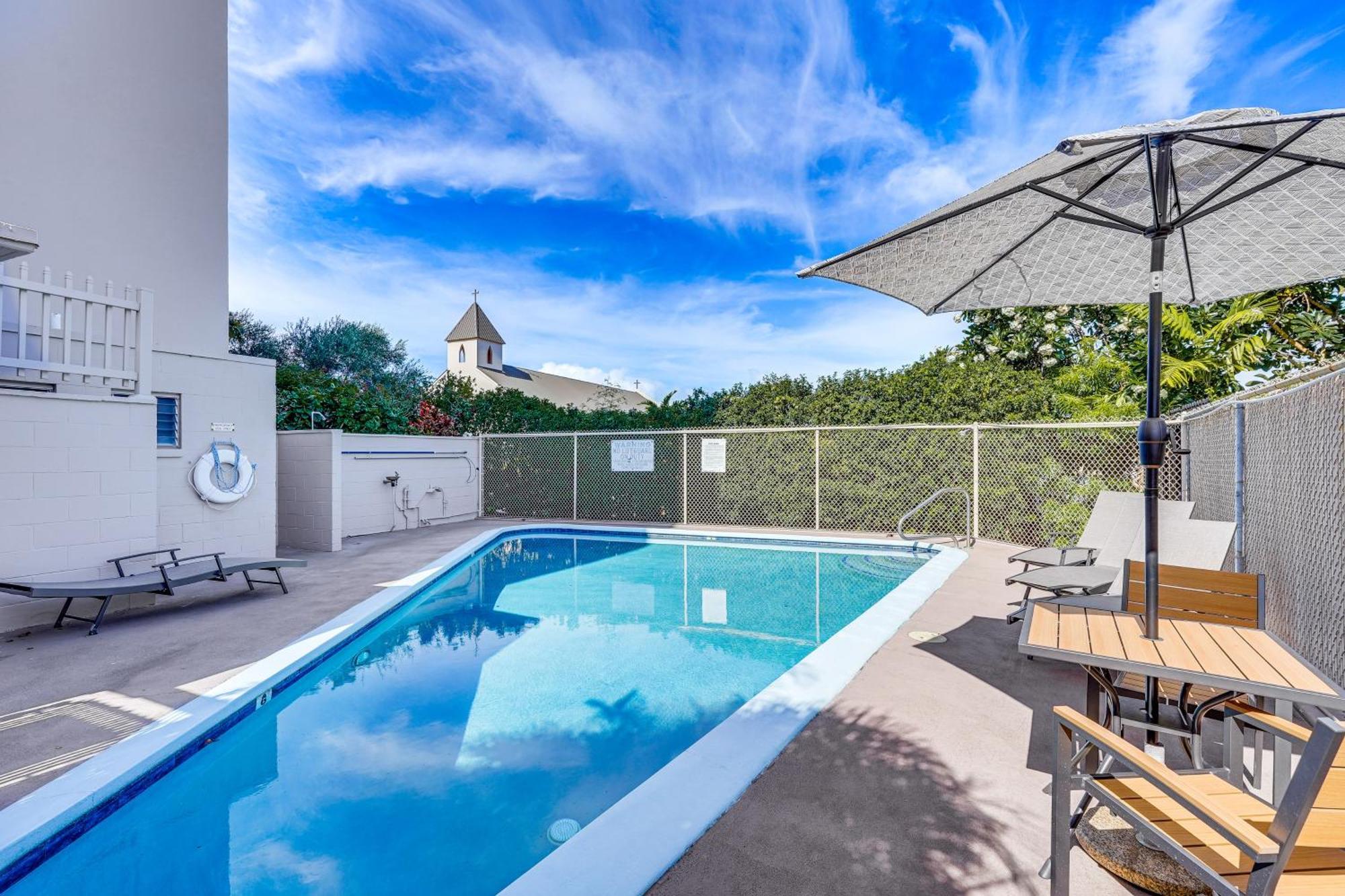Kailua-Kona Condo With Balcony Walk To The Beach! Exterior photo